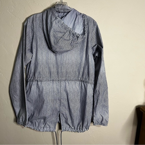 Columbia Gable Island Blue/White Nautical Striped Lightweight Windbreaker Jacket - Picture 13 of 14